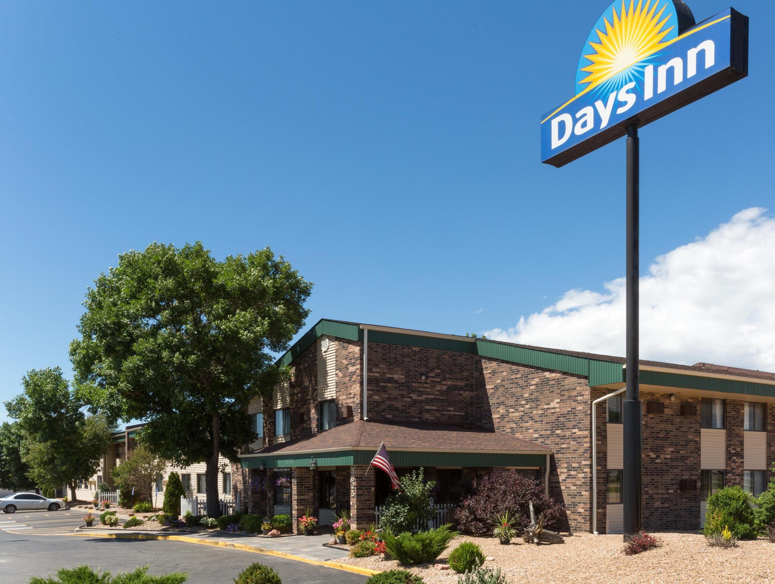 Days Inn By Wyndham Fort Collins Exterior photo