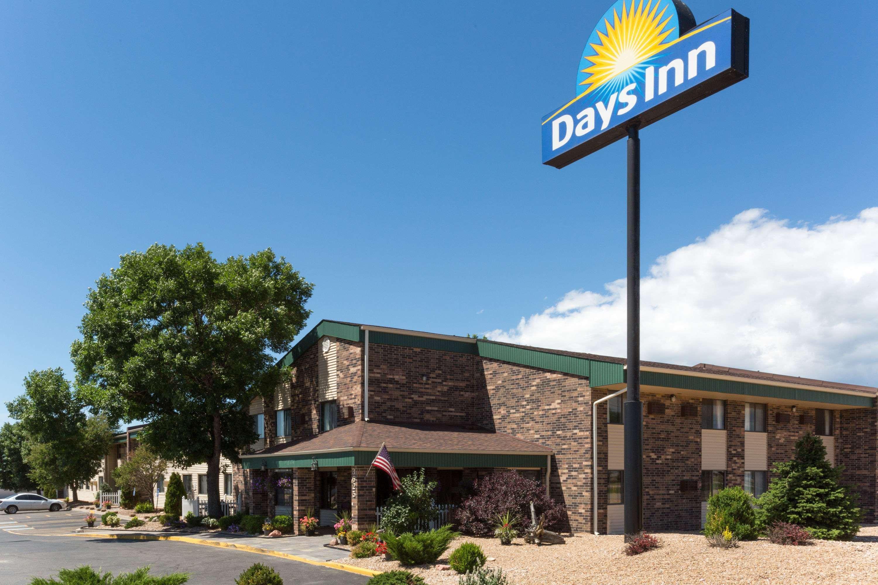 Days Inn By Wyndham Fort Collins Exterior photo